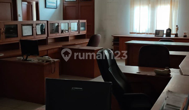 DISEWAKAN RUMAH USAHA AREA KOMERSIL Jakarta Pusat DISEWAKAN RUMAH USAHA AREA KOMERSIL Jakarta Pusat