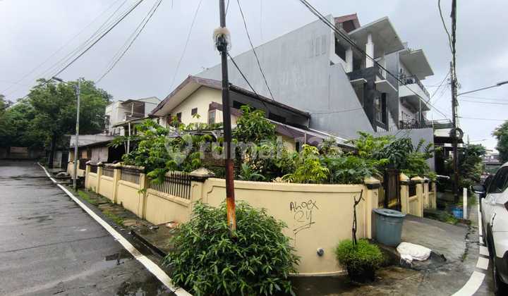 Siap Huni, Rumah, 2 Lantai, SHM, Bebas Banjir di Pejompongan Siap Huni, Rumah, 2 Lantai, SHM, Bebas Banjir di Pejompongan