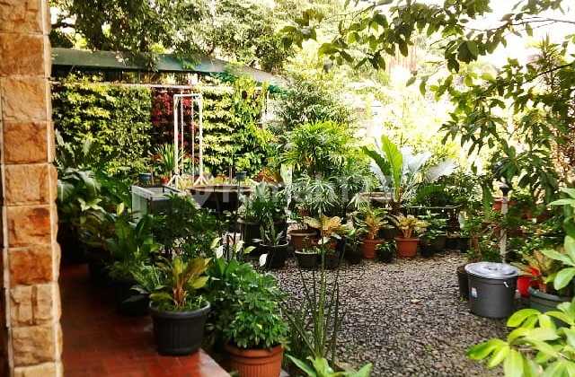 Di JUAL  Rumah daerah kebayoran baru bisa untuk tempat usaha