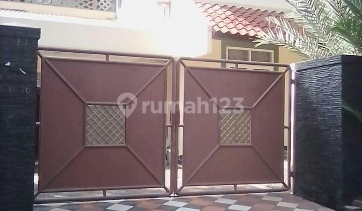 Rumah Cantik Lingkungan Nyaman di Cibubur Rumah Cantik Lingkungan Nyaman di Cibubur