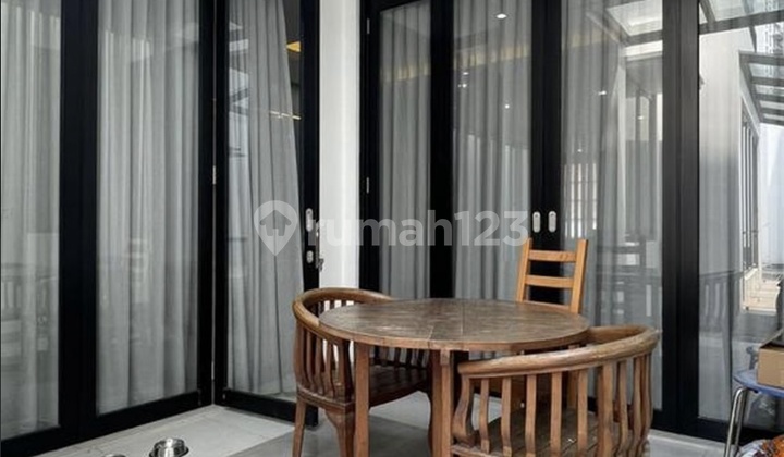 Rumah Cantik Modern Glass House di Menteng ada Roof Top deck 2