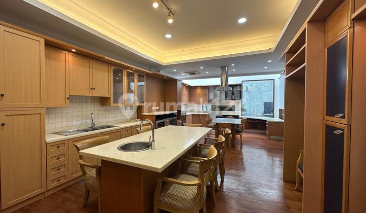 di SEWA Rumah Tropis Kontemporer Full Furnish with Pool di SEWA Rumah Tropis Kontemporer Full Furnish with Pool