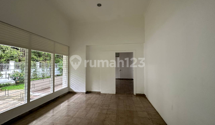 Rumah Siap Huni Strategis cocok untuk Silent Office dan Hunian 2