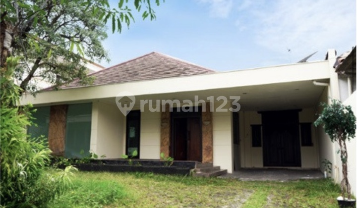 DIJUAL RUMAH HALAMAN LUAS COCOK UNTUK KANTOR 