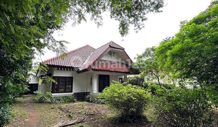 Rumah Bergaya Belanda di tengah kota Jakarta  
