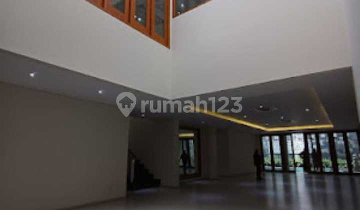 SEWA Rumah siap huni dengan Kolam Renang Lingkungan Tenang SEWA Rumah siap huni dengan Kolam Renang Lingkungan Tenang