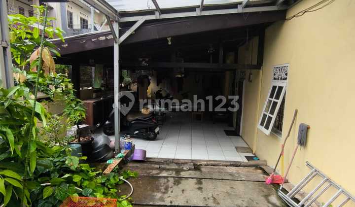 Siap Huni, Rumah, 2 Lantai, SHM, Bebas Banjir di Pejompongan 2