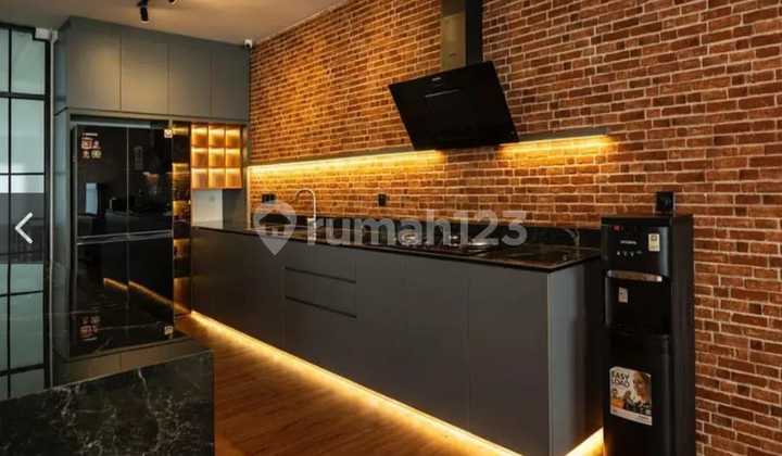 Bebas Banjir, Ruko, 5 Lantai, SHM, Siap Huni Jakarta Barat