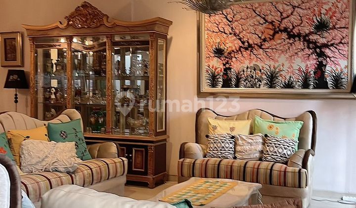 Rumah Semi Furnish terawat siap huni di Tebet
