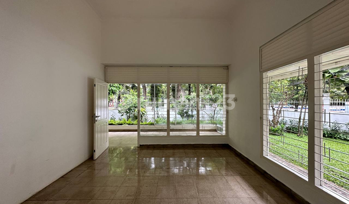 Rumah Siap Huni Strategis cocok untuk Silent Office dan Hunian Rumah Siap Huni Strategis cocok untuk Silent Office dan Hunian