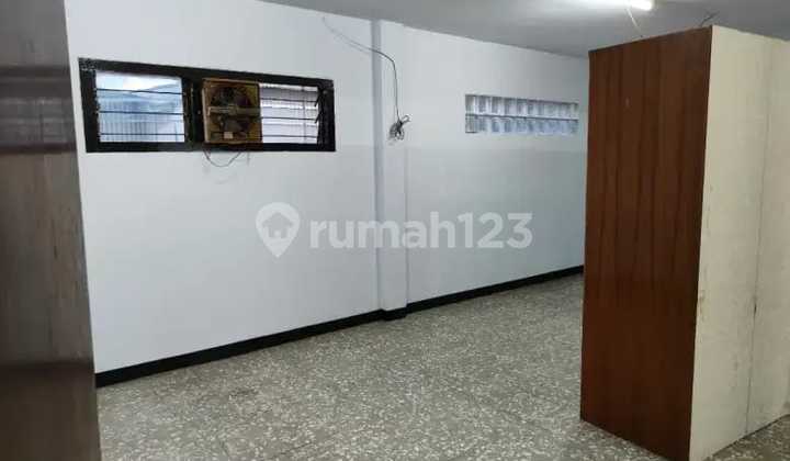 Disewakan Rumah Besar Tengah Kota Bisa Untuk Gudang Juga 1