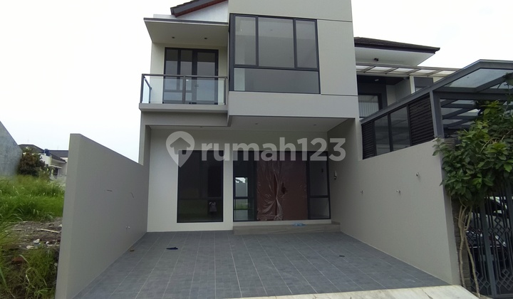 Jual Rumah Baru Setraduta,masih Gress Sangat Bagus,tanah Besar