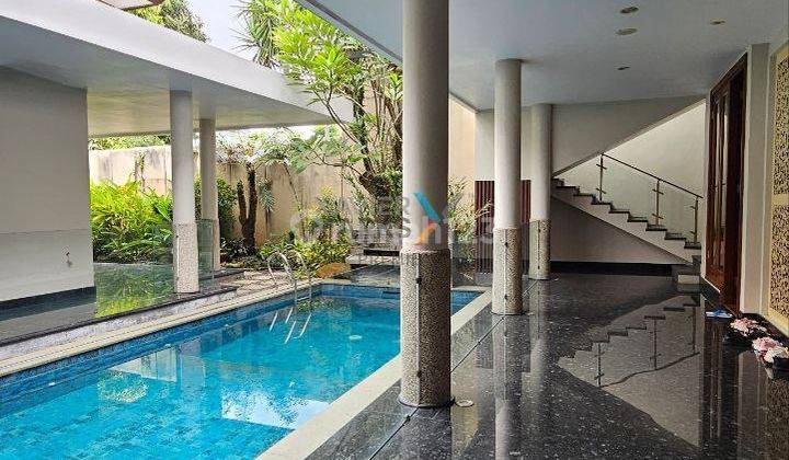 Rumah Mewah Modern Tropis Di Boulevard Ijen Nirwana, Malang 2