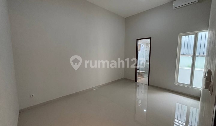 Rumah Semi Furnish Dekat Exit Tol di Graha Kencana Malang