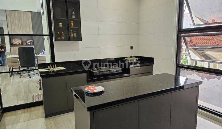 Rumah Mewah Modern Full Furnished Di Istana Dieng, Malang 2