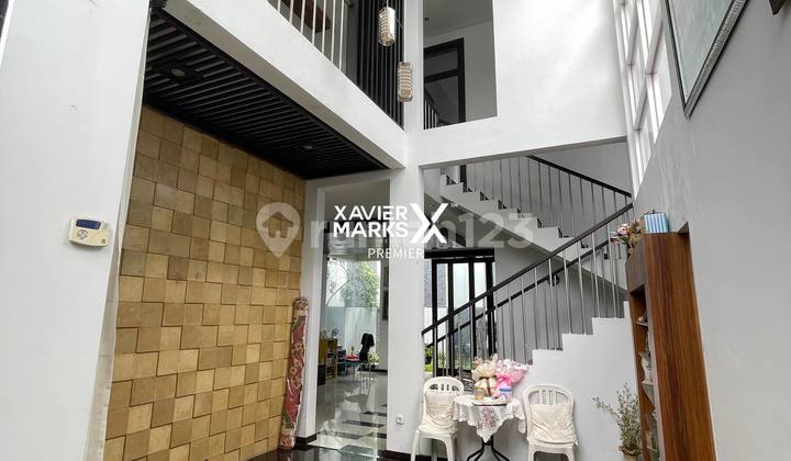 Rumah 2 Lantai Bangunan Terawat di Ijen Nirwana Malang 2