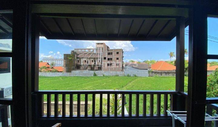 Ubud villa with rice field view 2