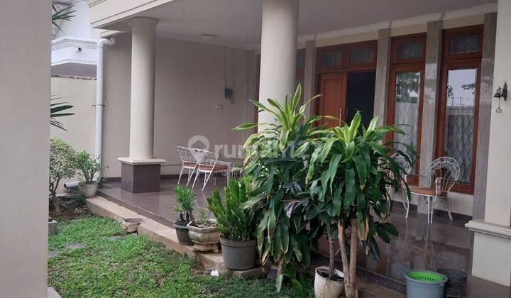 V Rumah Kondisi Bagus Siap Huni Di Jl. Halmahera  1