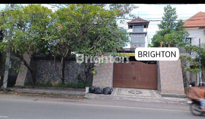 RUMAH CANTIK 1,5 LANTAI + POOL DILOKASI NYAMAN  1