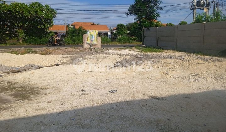 For Rent Land 300 M² Strategic & Comfortable Location