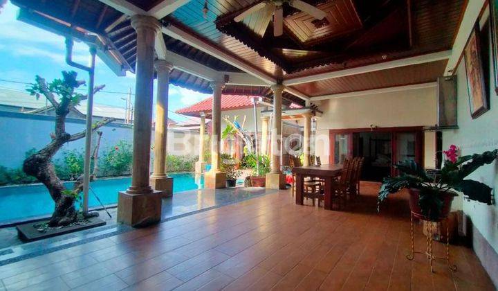 RUMAH CANTIK 1,5 LANTAI + POOL DILOKASI NYAMAN  2