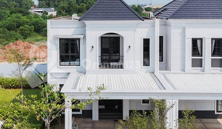 Rumah Mewah 2 Lantai Classic Modern Dekat Stasiun Kereta Karawang 1