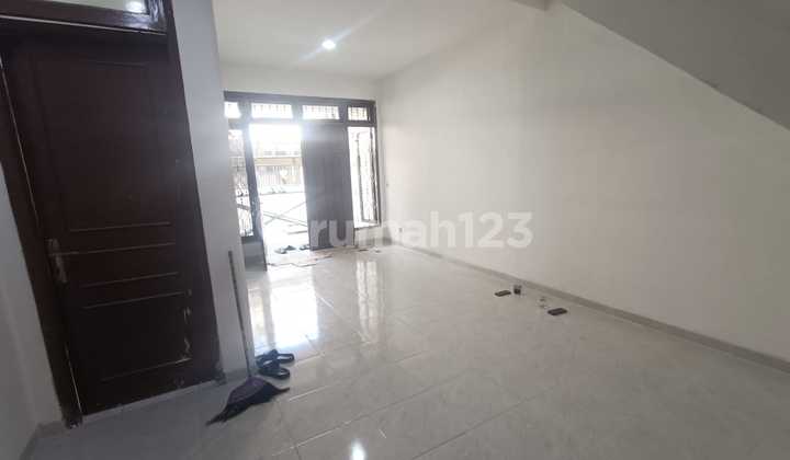 Dijual Rumah Siap Huni Taman Palem Lestari Dijual Rumah Siap Huni Taman Palem Lestari