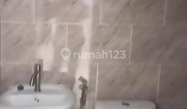 For Sale: 4½ Story Very Active Boarding House in Tomang Tinggi Raya, West Jakarta For Sale: 4½ Story Very Active Boarding House in Tomang Tinggi Raya, West Jakarta