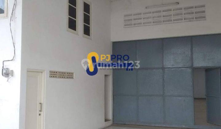 Dijual Gudang ada Office 2 Lantai di Jalan Halim 2