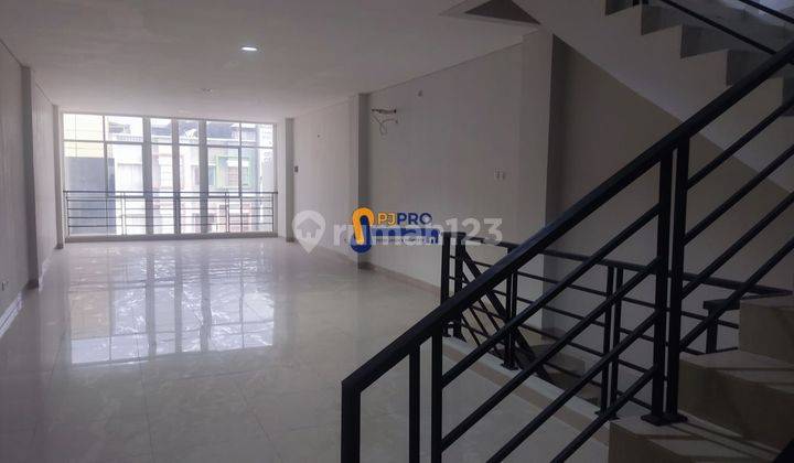 Dijual Ruko Cakep Pinggir Jalan di Jakarta Barat 1