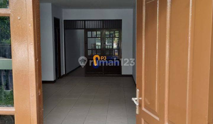 Dijual Rumah Cantik Dekat Taman di Citra 2 1