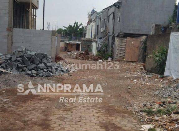 Rumah 2 lantai dalam mini cluster condet kramat jati 2