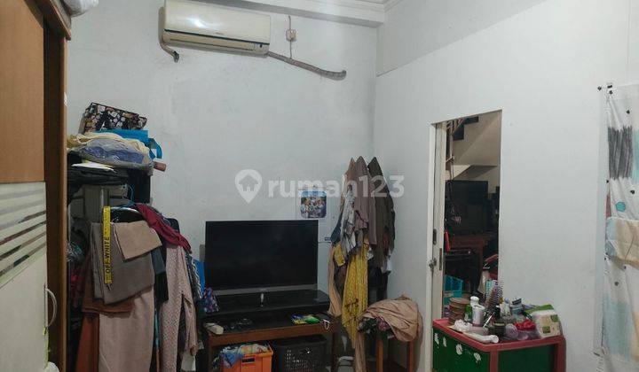 Dijual Rumah 2 lantai dengan kost2an 6 pintu di Jatiasih 2