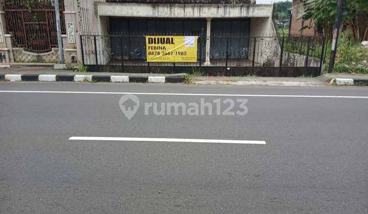 For sale: Solo-Jogja street shop, wide road access 2