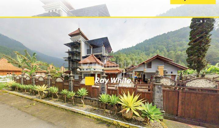 Dijual Villa Mewah Terawat baik di area Kalisoro, Tawangmangu, Karanganyar  2