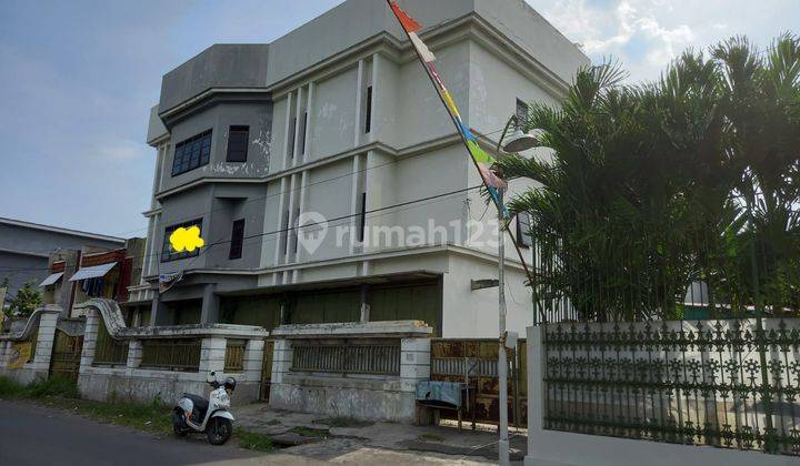 Dijual Kost Besar 60kamar di Cemani Solo 1