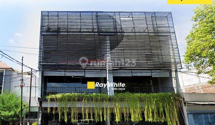 Dijual Ruko Strategis 3 Lantai, Depan Kampus UNS Solo di Jl. Ir. SUtami, Jebres 1