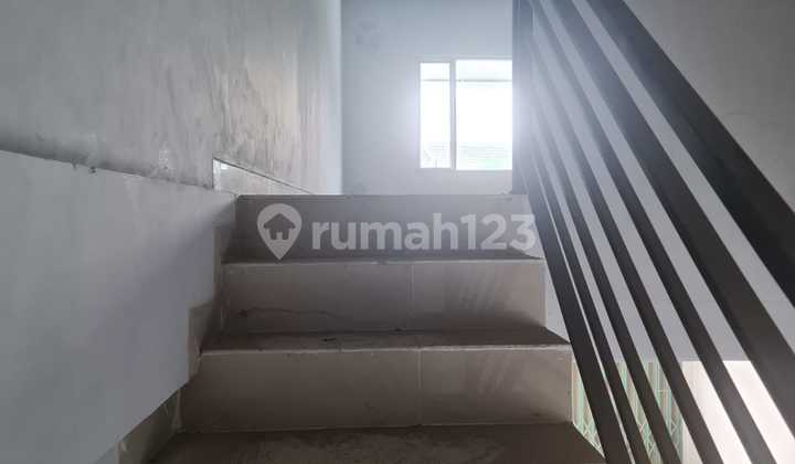 For Sale Strategic 2-Story Shop House in Mojosongo Boyolali 2