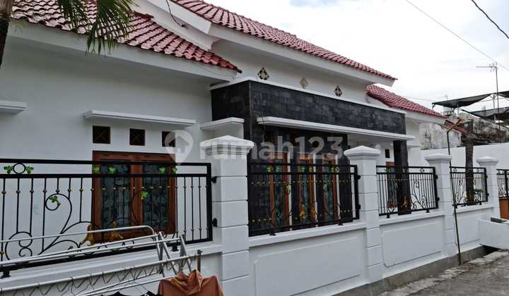 Dijual Rumah Bangunan Bagus Siap Pakai di Gumpang Kartasura Solo 2