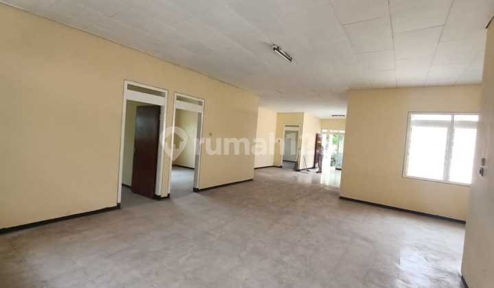 For Sale House with Spacious Yard in Nusukan Banjarsari