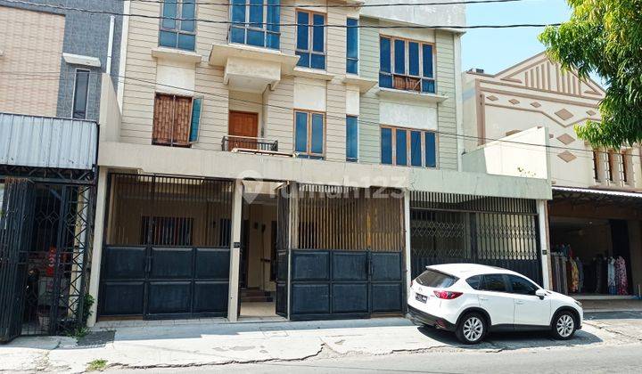 Rumah 3 Lantai Bagus Unfurnished SHM di Jln Untung Suropati Pasar Kliwon Solo Kota Surakarta, Surakarta 1