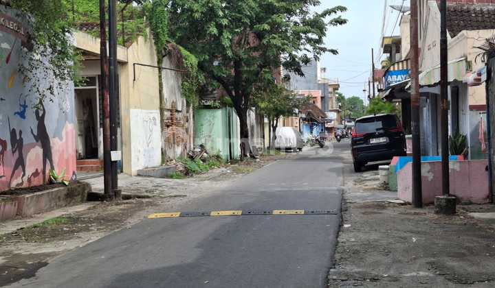 Shop House Near PGS / BTC, Central City Location in Solo, Pasar Kliwon. 2