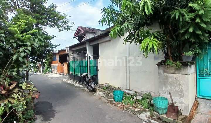 Rumah Unfurnished Bagus Jebres, Surakarta 1
