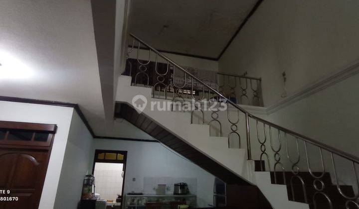 Rumah Sudah Renovasi Unfurnished Sertifikat Hak Milik Di Jl Kapt Mulyadi, Surakarta 2