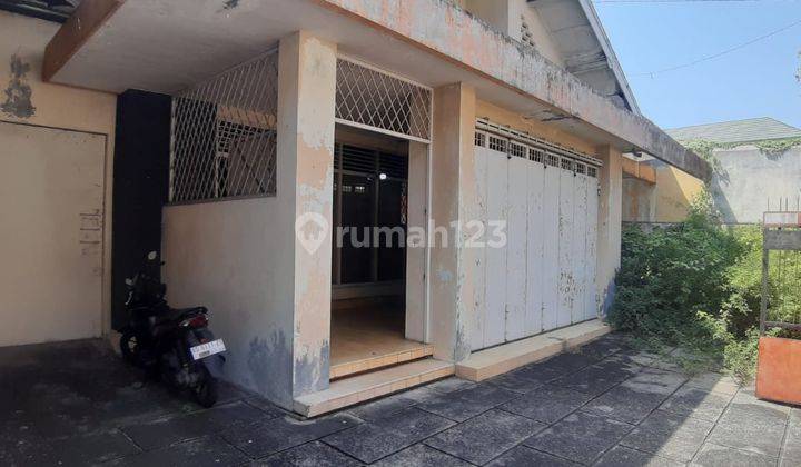 Dijual Rumah Besar Lama di Warung Miri Gandekan 2