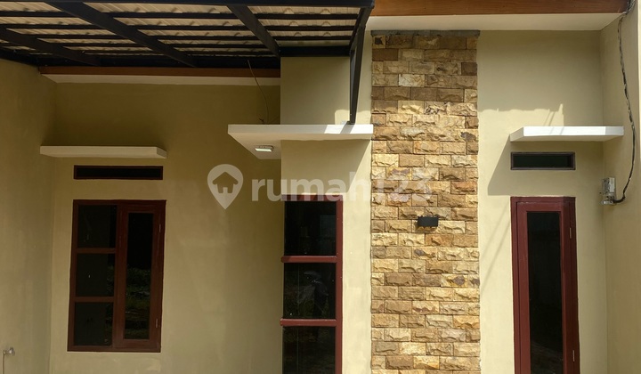 Affordable Freehold House in Depok with Car Access, Flood-Free