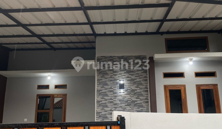 Cash House Wide Land Shm in Depok Flood-Free