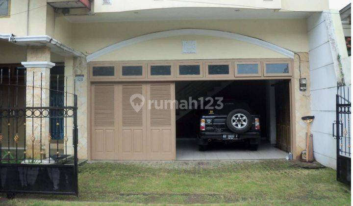 RUMAH MEWAH 2 LANTAI DEKAT KANTOR DPRD SOLO 2