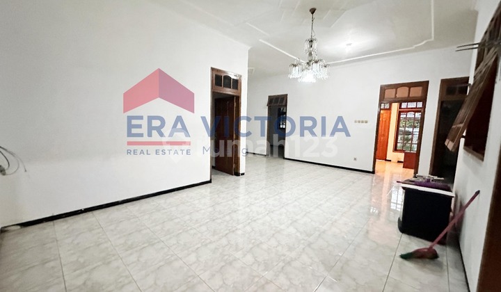 Rumah Hook Siap Pakai Bareng Klojen Eks Kantor Lokasi Super Strategis 2