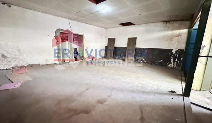 Strategic House + Warehouse in the Center of Malang City Near Market & Savana Hotel Strategic House + Warehouse in the Center of Malang City Near Market & Savana Hotel